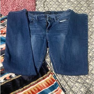 Lucky brand jeans 👖 size 6 straight legs 🍀